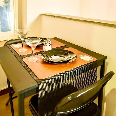 Comfortable In The Center * Turyn